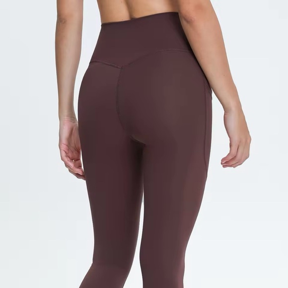 High Quality Thick Material Chocolate Leggings with 2 Side Pockets on the Hips! - Picture 3 of 3